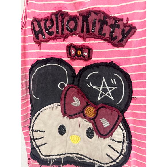 Hello Kitty Korean Mineral Wash Embroidery Sequence Sleevless Long Stripe Shirt - Picture 3 of 4